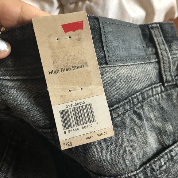 Levi's washed black denim shorts - Picture 6 of 8